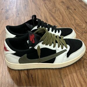 Travis Scott Jordan 1 Low “olive”